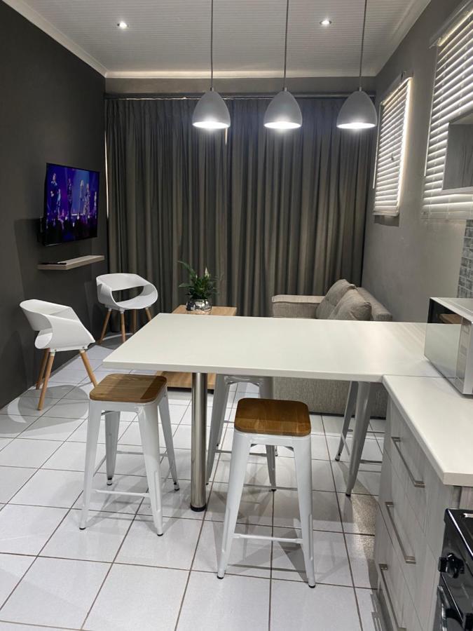 Adventure Apartment - Colchester - 5Km From Elephant Park Ngoại thất bức ảnh
