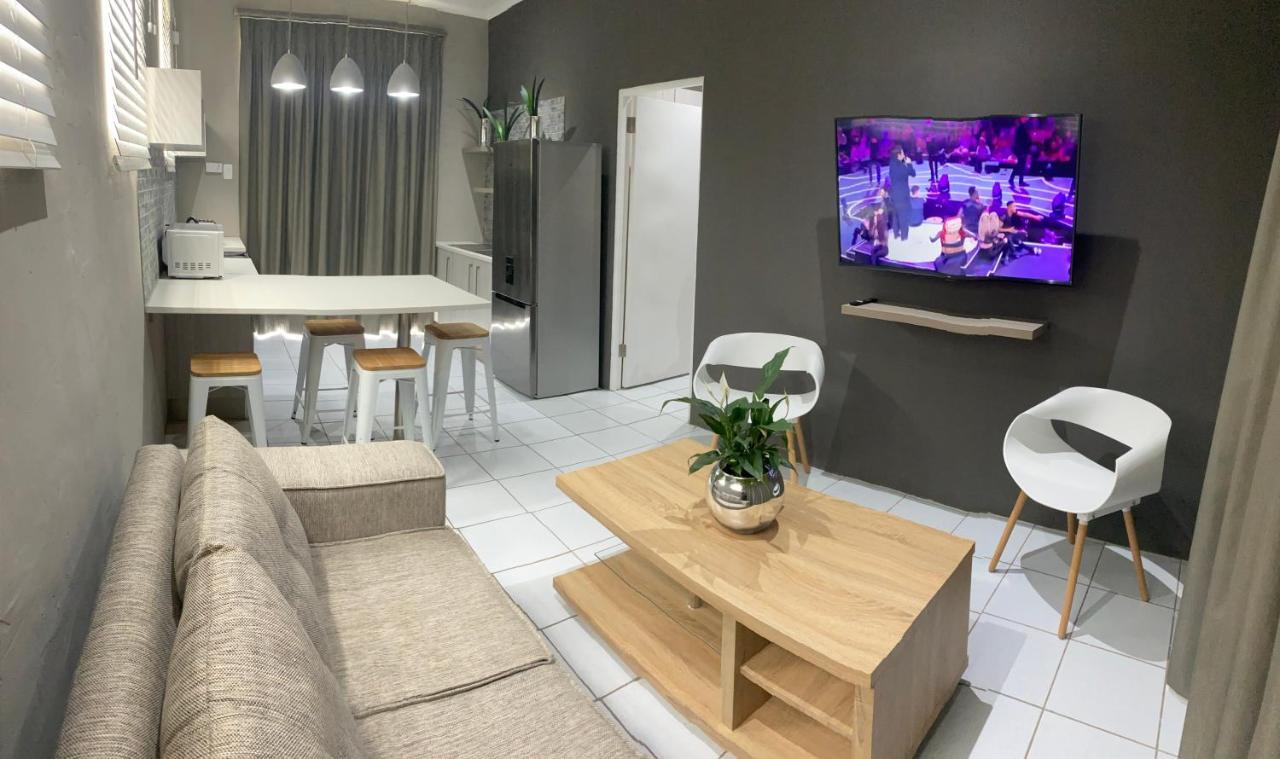 Adventure Apartment - Colchester - 5Km From Elephant Park Ngoại thất bức ảnh