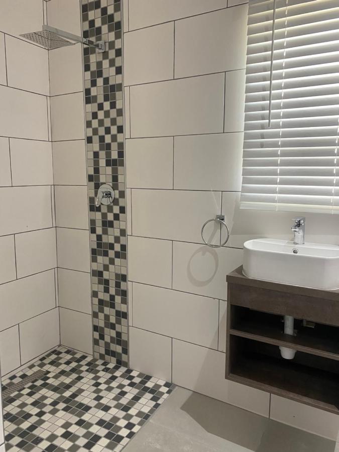 Adventure Apartment - Colchester - 5Km From Elephant Park Ngoại thất bức ảnh