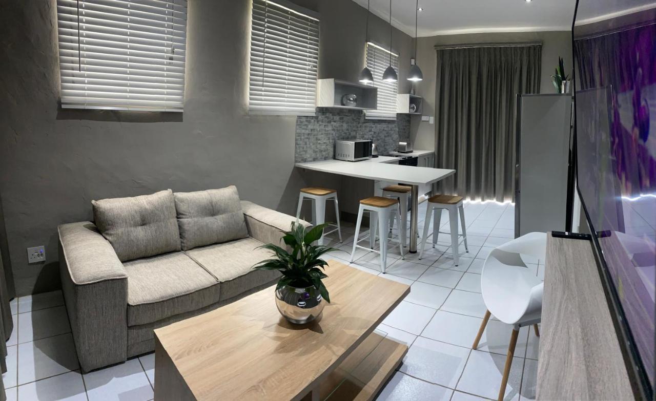 Adventure Apartment - Colchester - 5Km From Elephant Park Ngoại thất bức ảnh